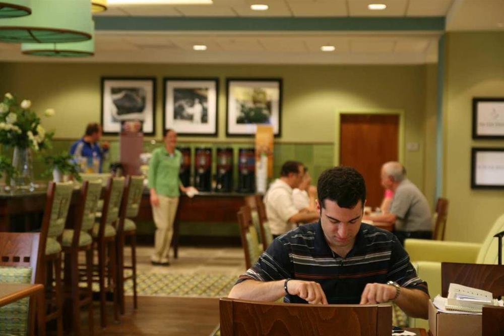 Hampton Inn Bermuda Run / Advance Restaurante foto